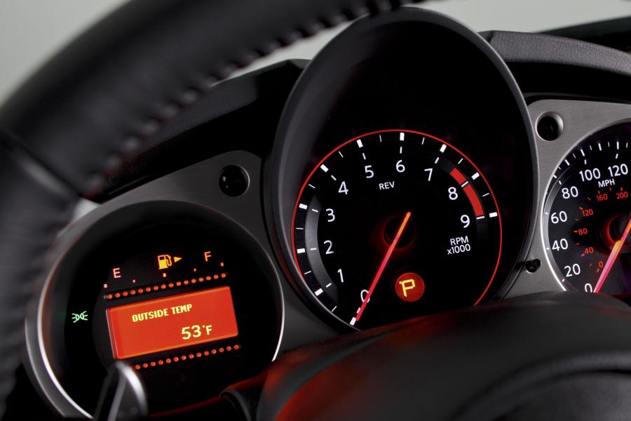  Nissan 370Z 2013 года  (фото 10 из 28)